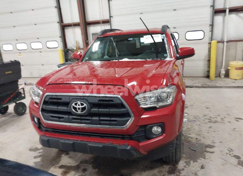 Photo 12 of 2017 Toyota Tacoma SR5 V6 (VIN 5TFDZ5BN8HX018651)