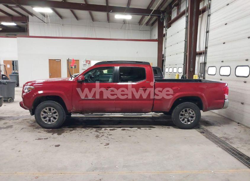 Photo 14 of 2017 Toyota Tacoma SR5 V6 (VIN 5TFDZ5BN8HX018651)