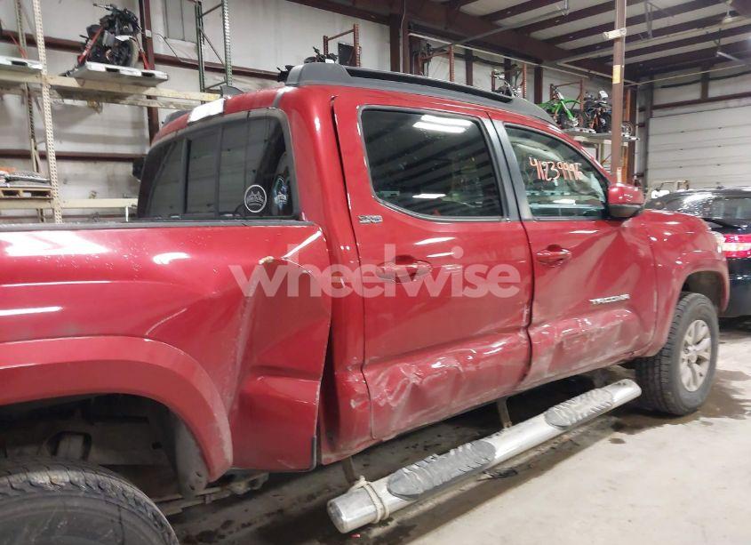 Photo 17 of 2017 Toyota Tacoma SR5 V6 (VIN 5TFDZ5BN8HX018651)