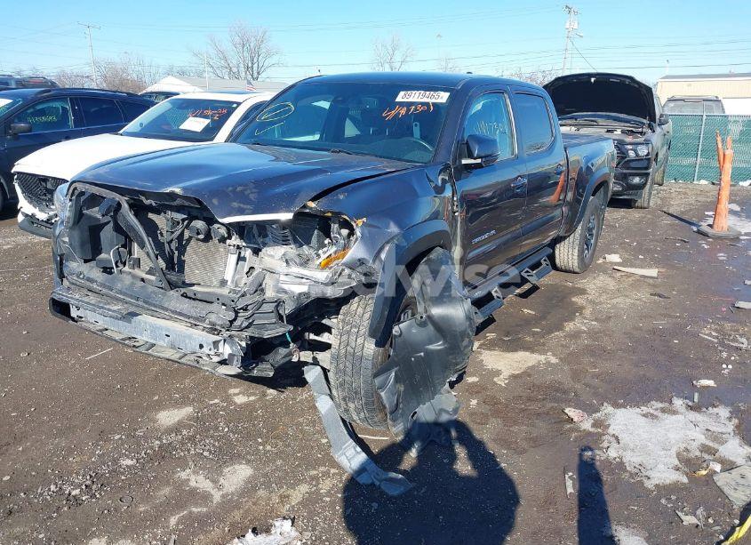 Photo 2 of 2020 Toyota Tacoma TRD OFF-ROAD (VIN 5TFDZ5BN8LX055658)