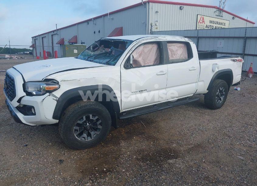 Photo 2 of 2021 Toyota Tacoma TRD OFF-ROAD (VIN 5TFDZ5BN8MX067522)