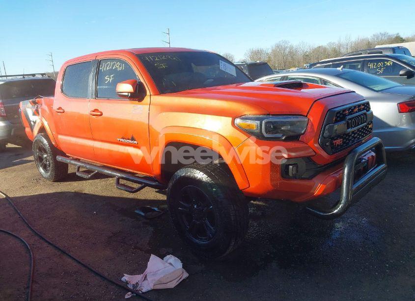 2016 Toyota Tacoma SR5 (VIN 5TFDZ5BN9GX008130) main photo