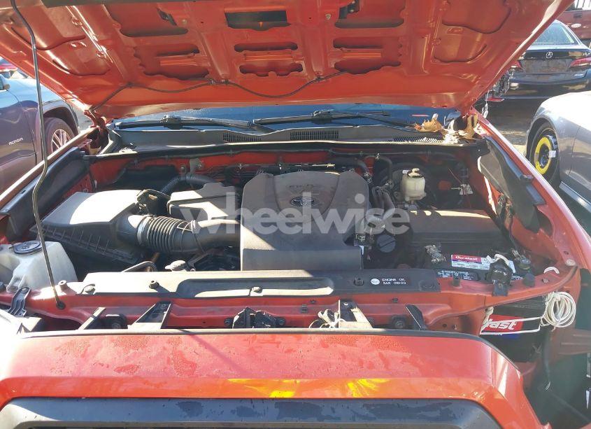 Photo 10 of 2016 Toyota Tacoma SR5 (VIN 5TFDZ5BN9GX008130)
