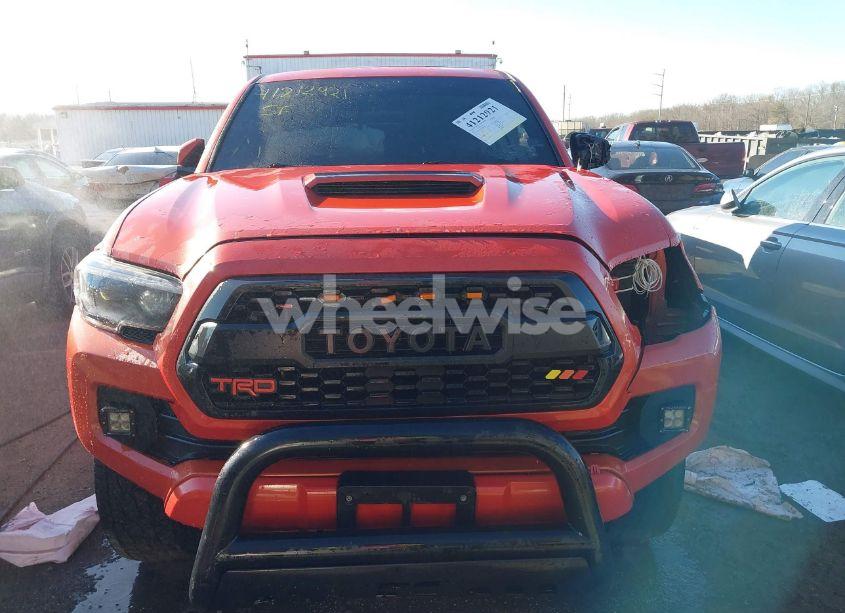 Photo 12 of 2016 Toyota Tacoma SR5 (VIN 5TFDZ5BN9GX008130)