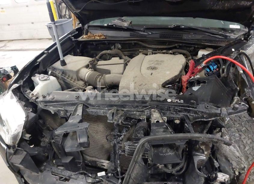 Photo 10 of 2019 Toyota Tacoma TRD OFF ROAD (VIN 5TFDZ5BN9KX043596)