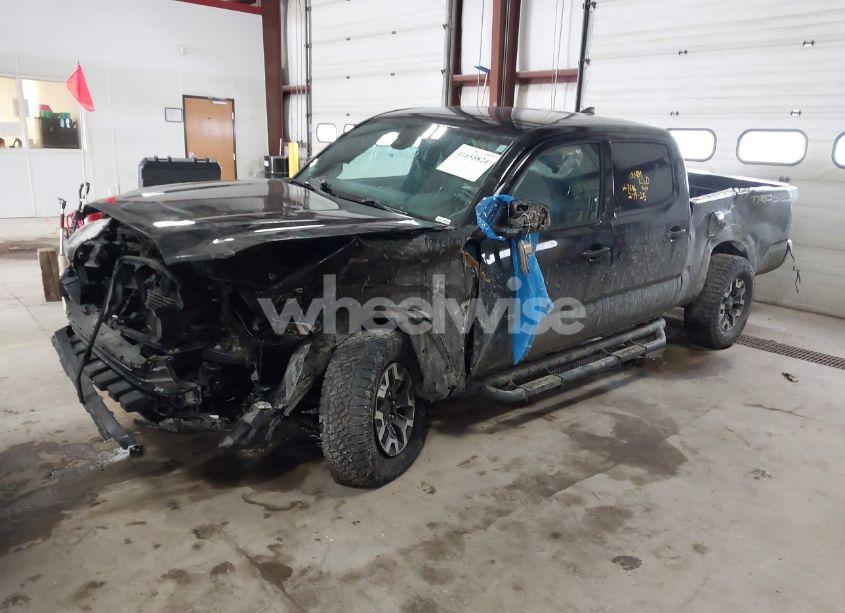 Photo 2 of 2019 Toyota Tacoma TRD OFF ROAD (VIN 5TFDZ5BN9KX043596)