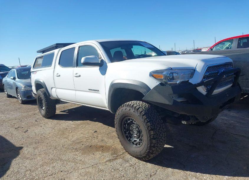 Photo 13 of 2017 Toyota Tacoma TRD OFF ROAD (VIN 5TFDZ5BNXHX019204)