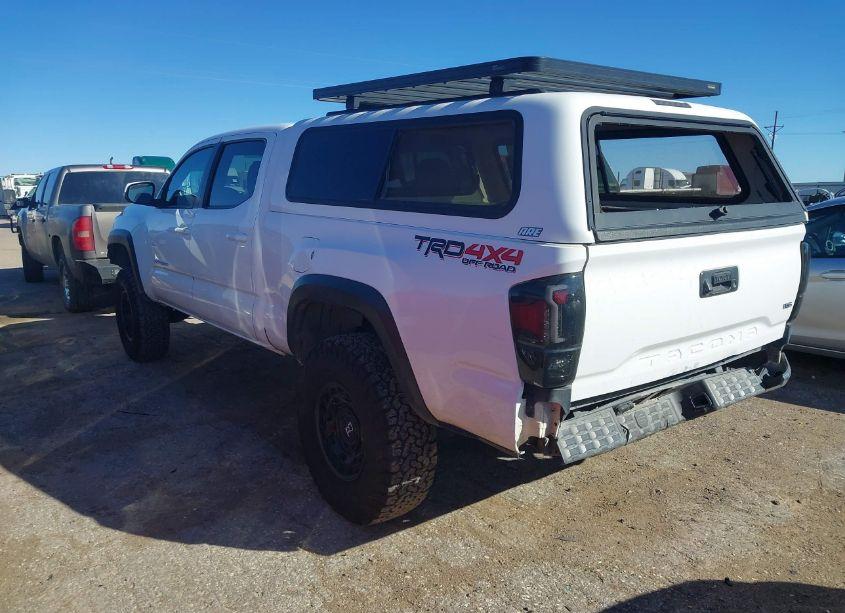 Photo 3 of 2017 Toyota Tacoma TRD OFF ROAD (VIN 5TFDZ5BNXHX019204)