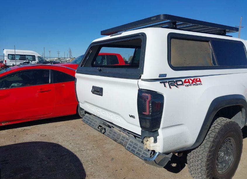 Photo 6 of 2017 Toyota Tacoma TRD OFF ROAD (VIN 5TFDZ5BNXHX019204)