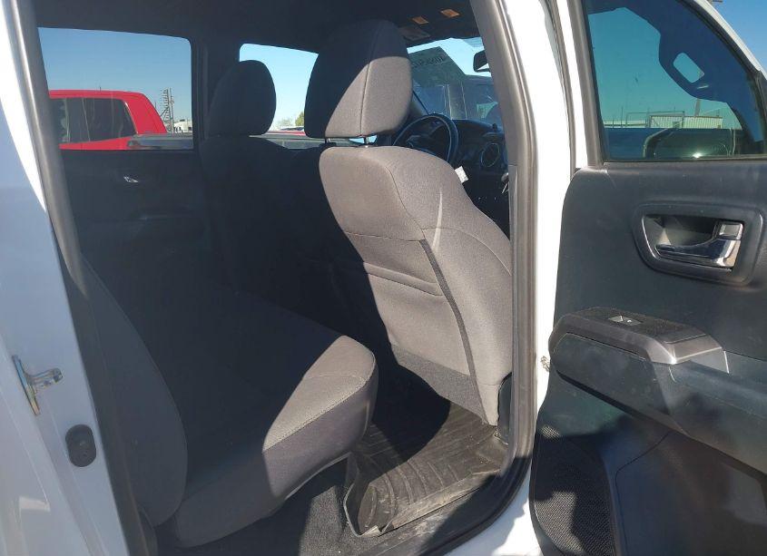 Photo 8 of 2017 Toyota Tacoma TRD OFF ROAD (VIN 5TFDZ5BNXHX019204)