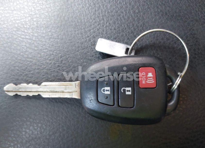 Photo 11 of 2017 Toyota Tacoma SR5 V6 (VIN 5TFDZ5BNXHX029098)