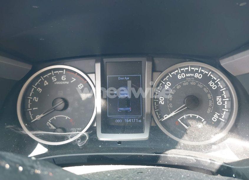 Photo 7 of 2017 Toyota Tacoma SR5 V6 (VIN 5TFDZ5BNXHX029098)