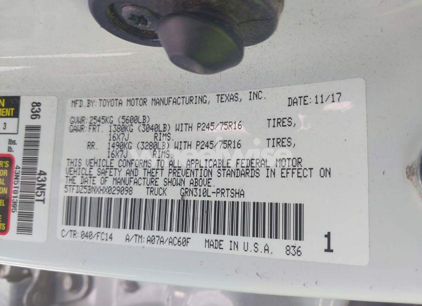 Photo 9 of 2017 Toyota Tacoma SR5 V6 (VIN 5TFDZ5BNXHX029098)