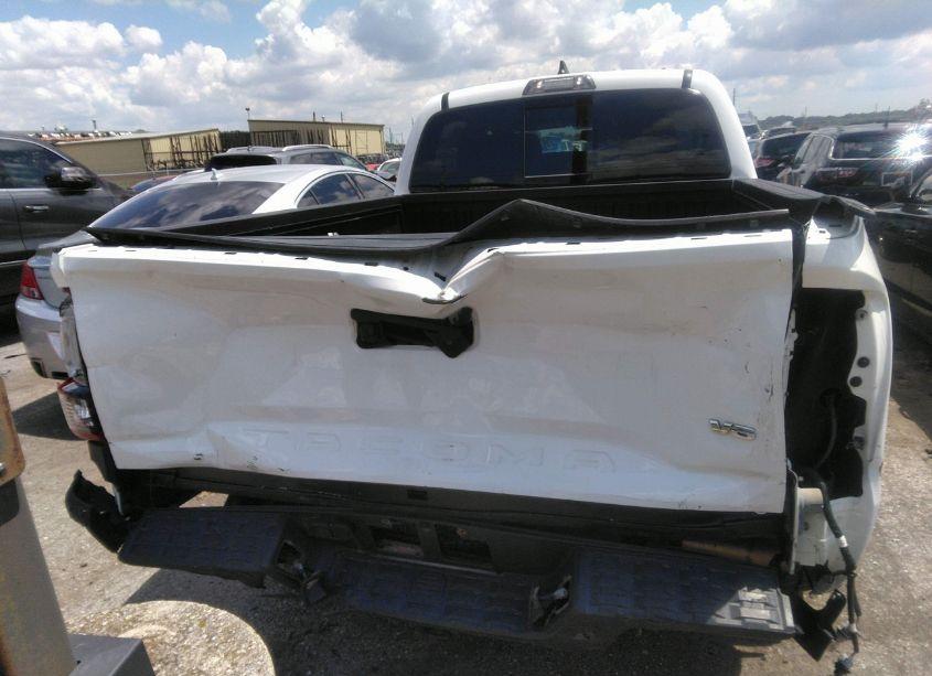 Photo 16 of 2019 Toyota Tacoma TRD OFF ROAD (VIN 5TFDZ5BNXKX038701)