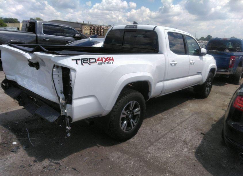 Photo 4 of 2019 Toyota Tacoma TRD OFF ROAD (VIN 5TFDZ5BNXKX038701)