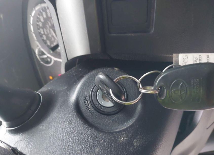 Photo 11 of 2017 Toyota Tundra SR5 4.6L V8 (VIN 5TFEM5F11HX113515)