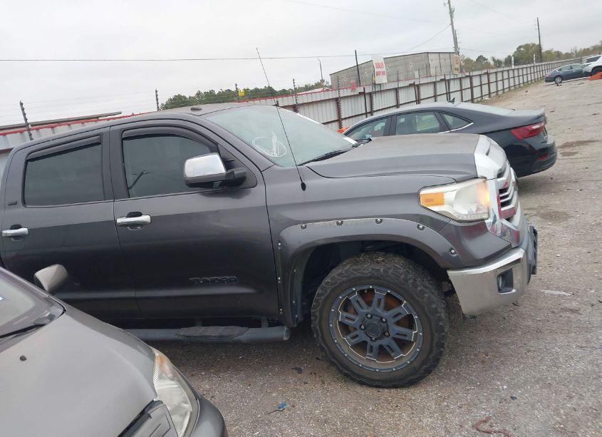 Photo 13 of 2017 Toyota Tundra SR5 4.6L V8 (VIN 5TFEM5F11HX113515)