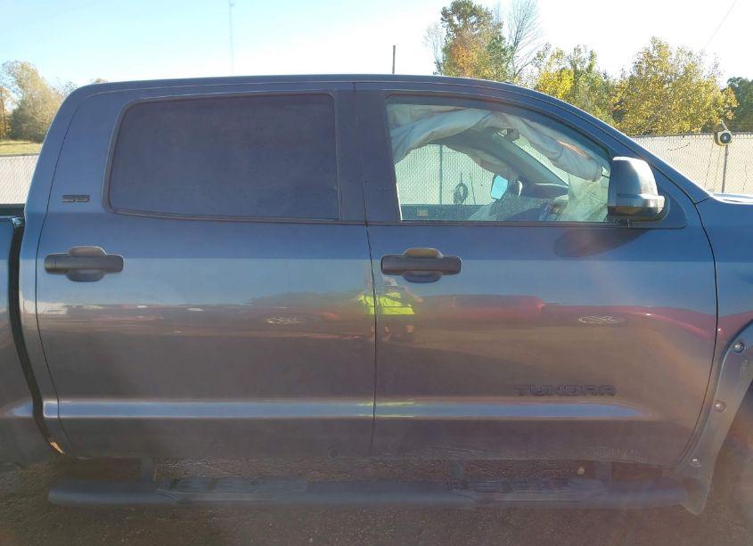 Photo 13 of 2018 Toyota Tundra SR5 4.6L V8 (VIN 5TFEM5F11JX131678)