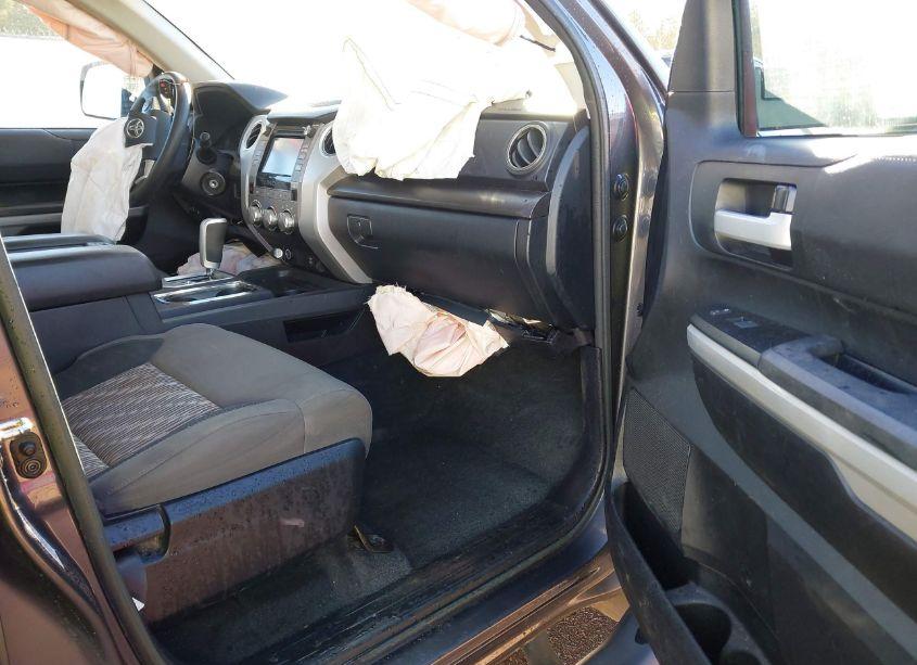 Photo 5 of 2018 Toyota Tundra SR5 4.6L V8 (VIN 5TFEM5F11JX131678)