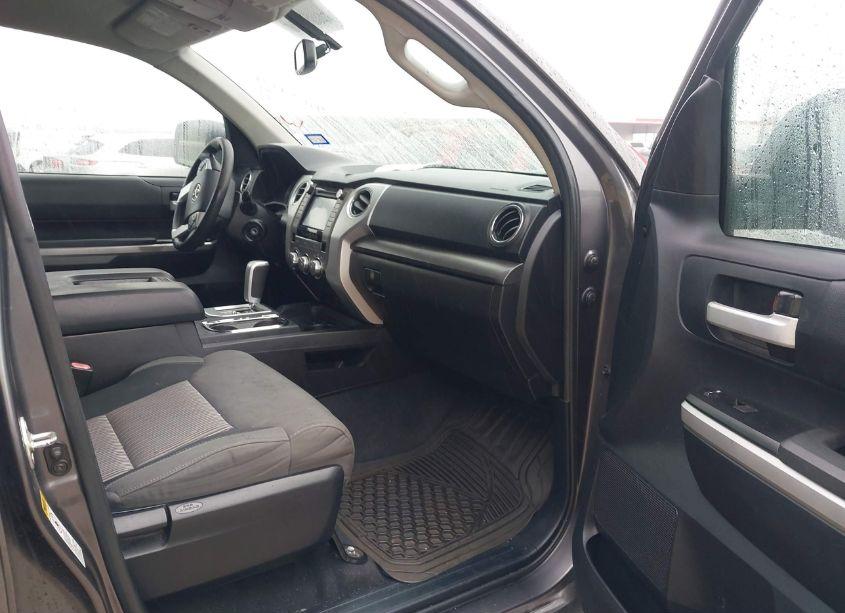 Photo 5 of 2015 Toyota Tundra SR5 4.6L V8 (VIN 5TFEM5F13FX091210)