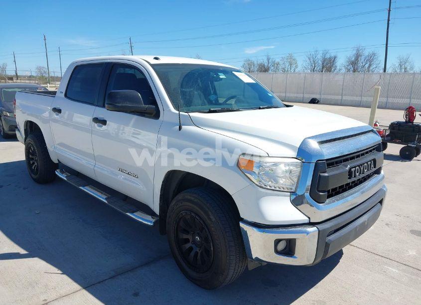 2017 Toyota Tundra SR5 4.6L V8 (VIN 5TFEM5F14HX115761) main photo
