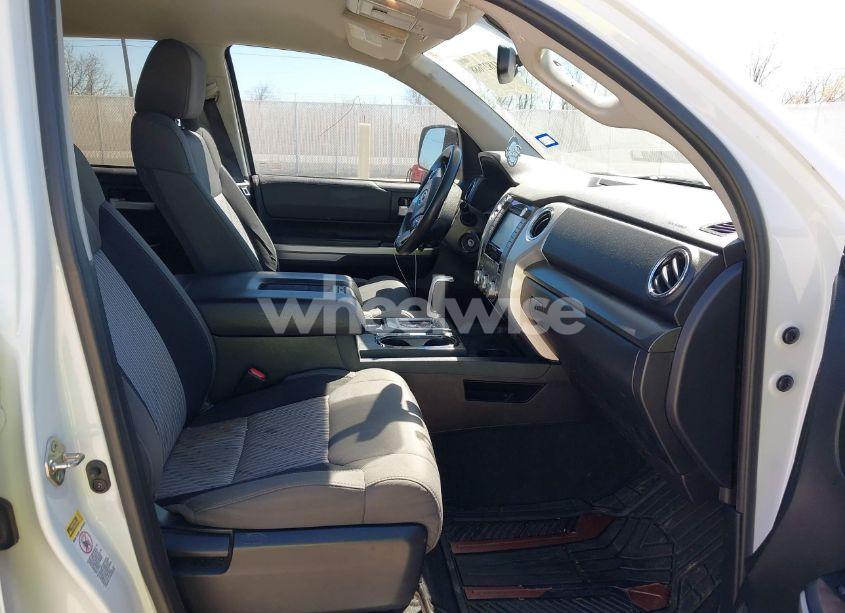 Photo 5 of 2017 Toyota Tundra SR5 4.6L V8 (VIN 5TFEM5F14HX115761)