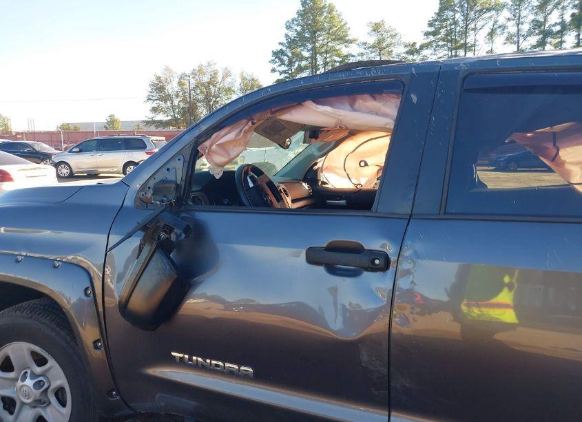 Photo 21 of 2017 Toyota Tundra SR5 4.6L V8 (VIN 5TFEM5F15HX112741)