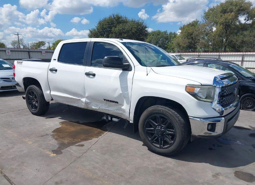 2018 Toyota Tundra SR5 4.6L V8 (VIN 5TFEM5F15JX134440) main photo