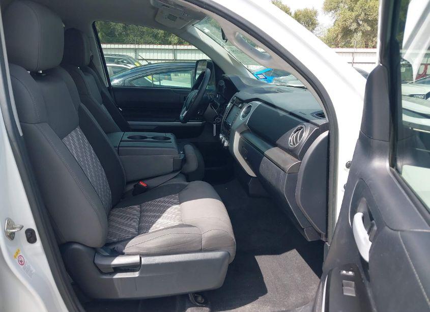 Photo 5 of 2018 Toyota Tundra SR5 4.6L V8 (VIN 5TFEM5F15JX134440)