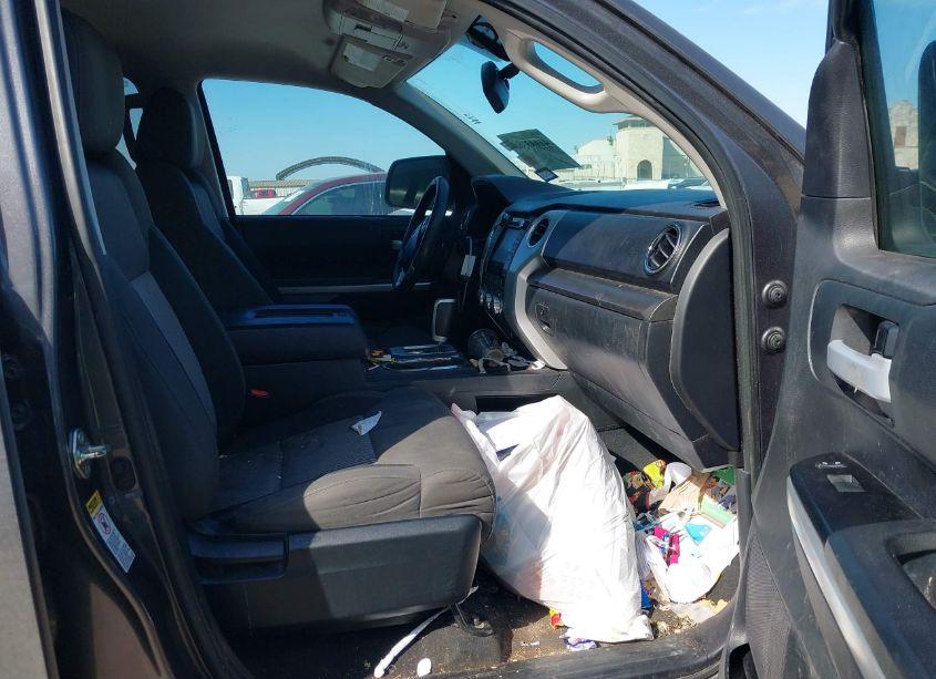 Photo 5 of 2016 Toyota Tundra SR5 4.6L V8 (VIN 5TFEM5F17GX105658)