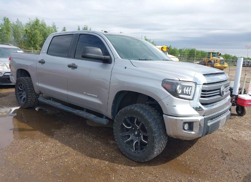 2015 Toyota Tundra SR5 4.6L V8 (VIN 5TFEM5F18FX092871) main photo