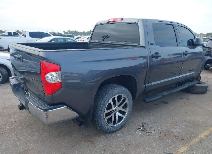 Photo 4 of 2018 Toyota Tundra SR5 4.6L V8 (VIN 5TFEM5F18JX127742)