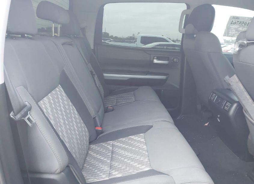 Photo 8 of 2018 Toyota Tundra SR5 4.6L V8 (VIN 5TFEM5F18JX127742)