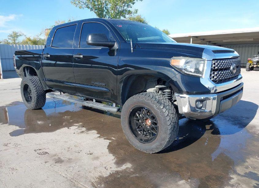 2018 Toyota Tundra SR5 4.6L V8 (VIN 5TFEM5F18JX131046) main photo