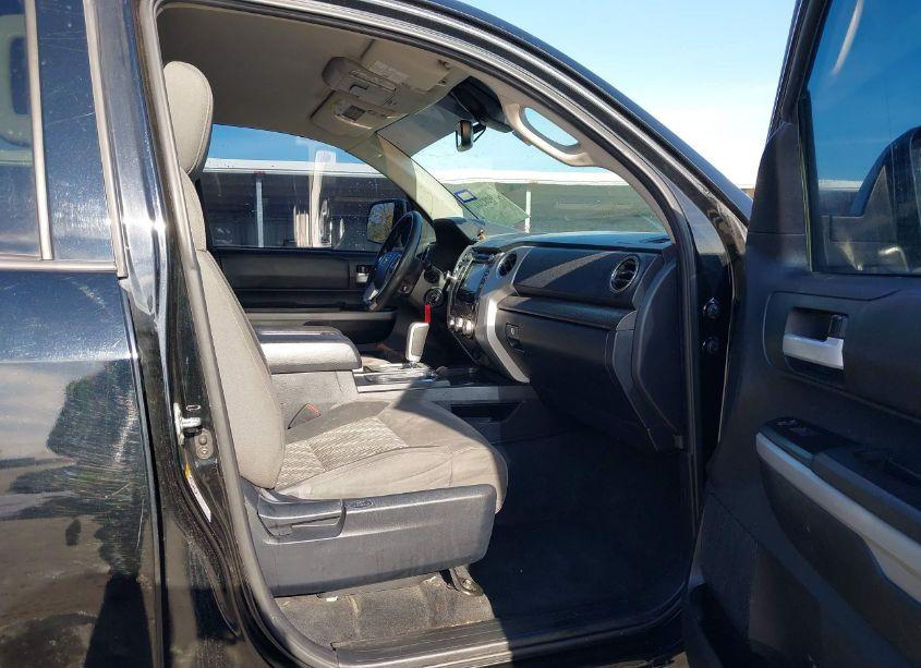 Photo 5 of 2018 Toyota Tundra SR5 4.6L V8 (VIN 5TFEM5F18JX131046)