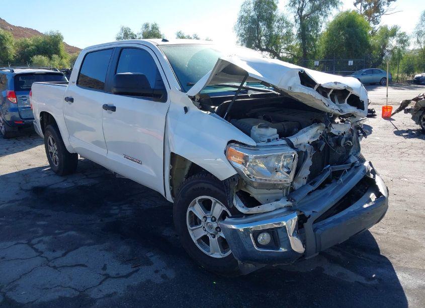 2016 Toyota Tundra SR5 4.6L V8 (VIN 5TFEM5F19GX105967) main photo
