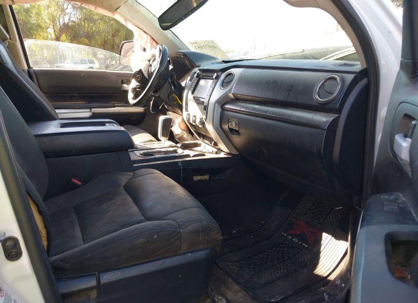 Photo 5 of 2016 Toyota Tundra SR5 4.6L V8 (VIN 5TFEM5F19GX105967)