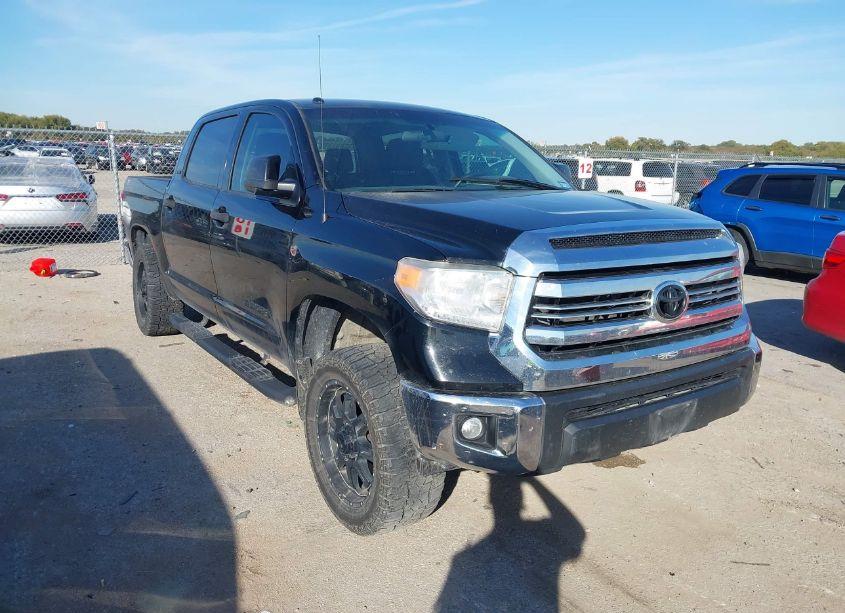 2017 Toyota Tundra SR5 4.6L V8 (VIN 5TFEM5F19HX117604) main photo