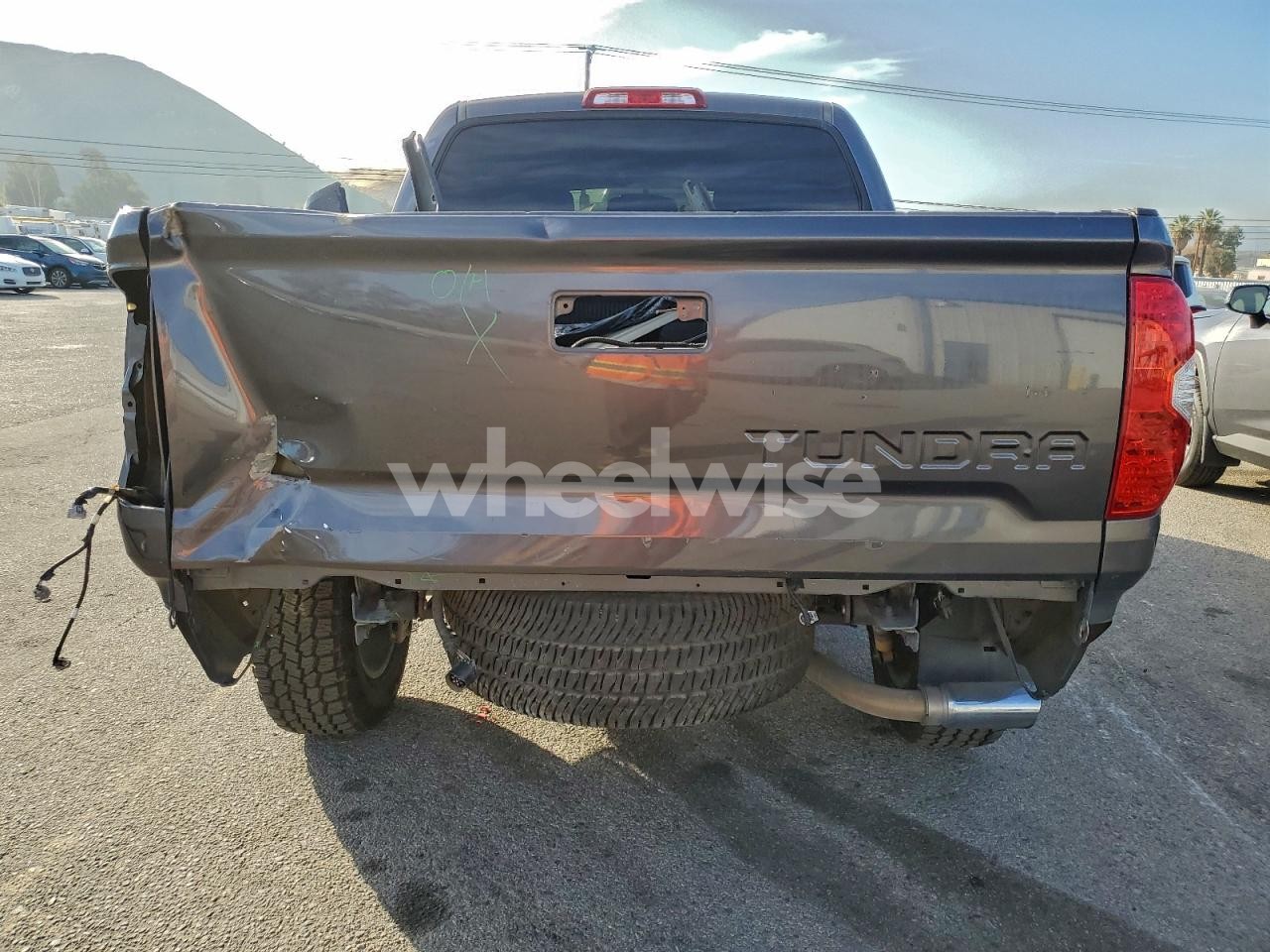 Photo 6 of 2017 TOYOTA TUNDRA CREWMAX SR5 (VIN 5TFEM5F1XHX119426)