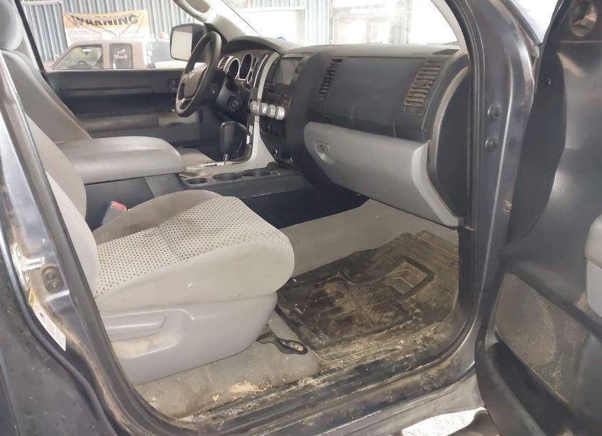 Photo 5 of 2009 Toyota Tundra GRADE 5.7L V8 (VIN 5TFEV54109X073798)