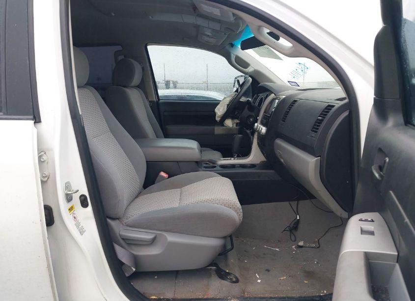 Photo 5 of 2008 Toyota Tundra SR5 5.7L V8 (VIN 5TFEV54128X055091)