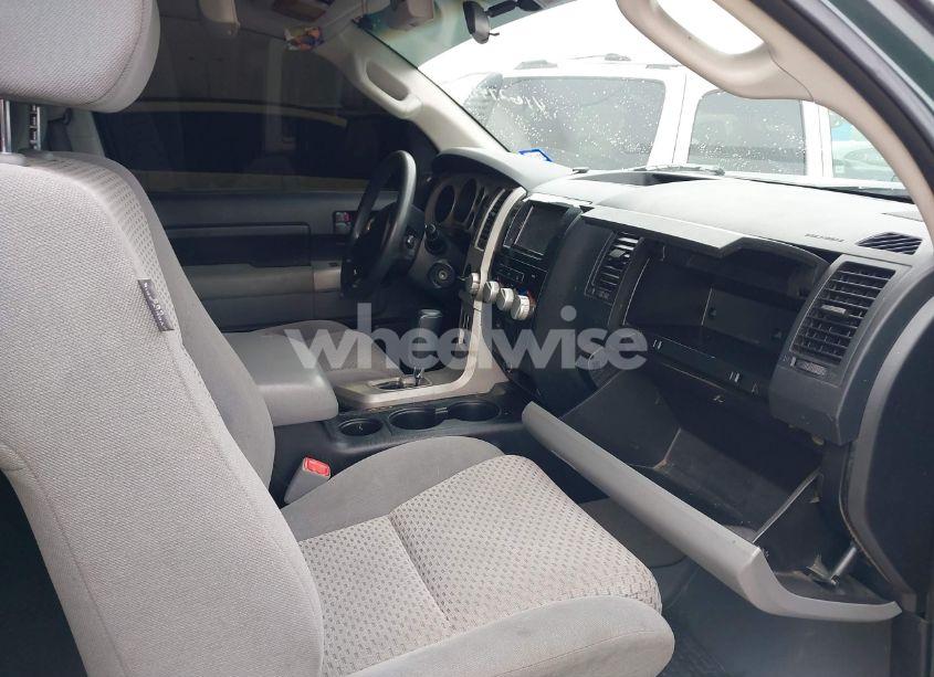 Photo 5 of 2008 Toyota Tundra SR5 5.7L V8 (VIN 5TFEV54138X047761)