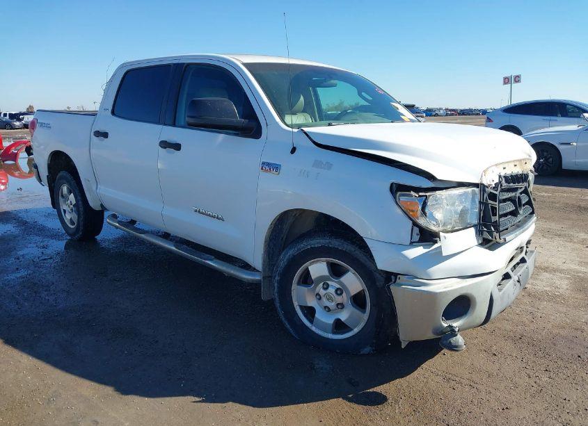 2007 Toyota Tundra SR5 5.7L V8 (VIN 5TFEV54197X027075) main photo