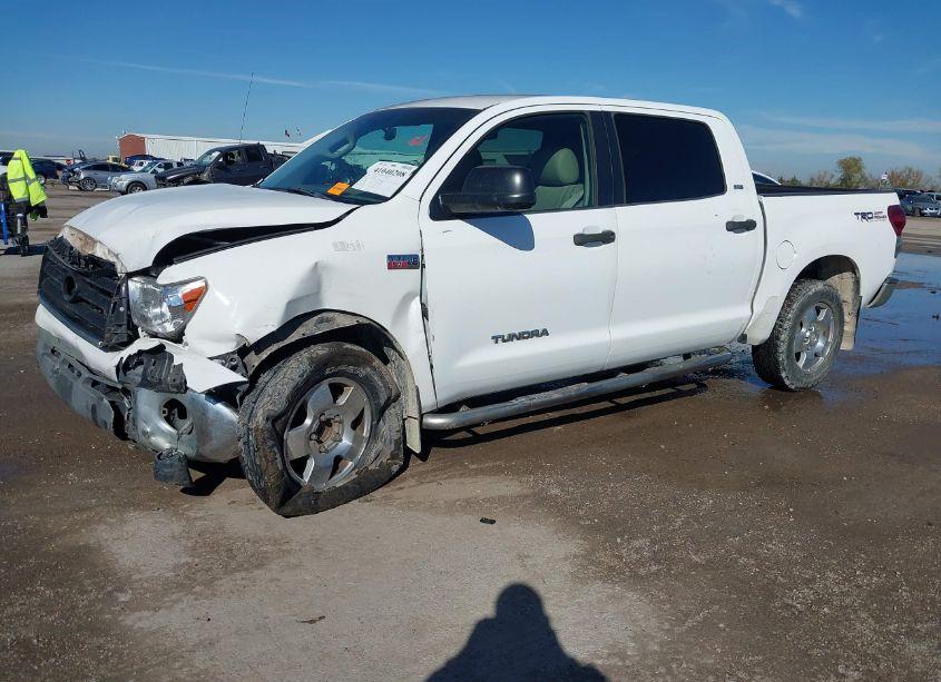 Photo 2 of 2007 Toyota Tundra SR5 5.7L V8 (VIN 5TFEV54197X027075)