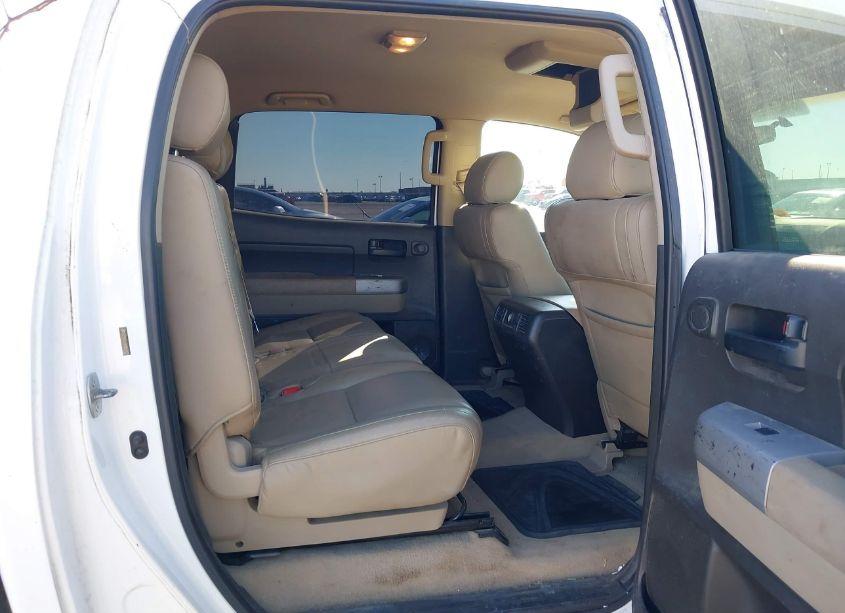 Photo 8 of 2007 Toyota Tundra SR5 5.7L V8 (VIN 5TFEV54197X027075)