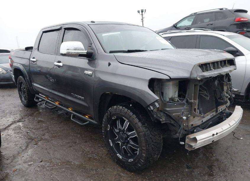 2016 Toyota Tundra SR5 5.7L V8 (VIN 5TFEW5F13GX204553) main photo