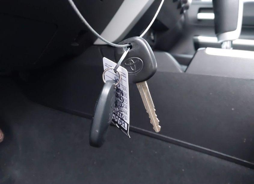 Photo 11 of 2016 Toyota Tundra SR5 5.7L V8 (VIN 5TFEW5F13GX204553)