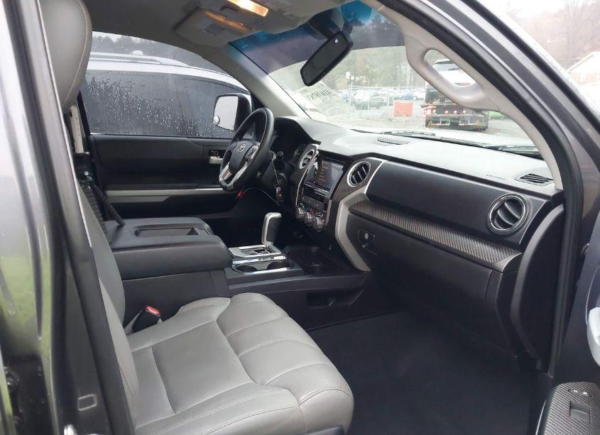 Photo 5 of 2016 Toyota Tundra SR5 5.7L V8 (VIN 5TFEW5F13GX204553)