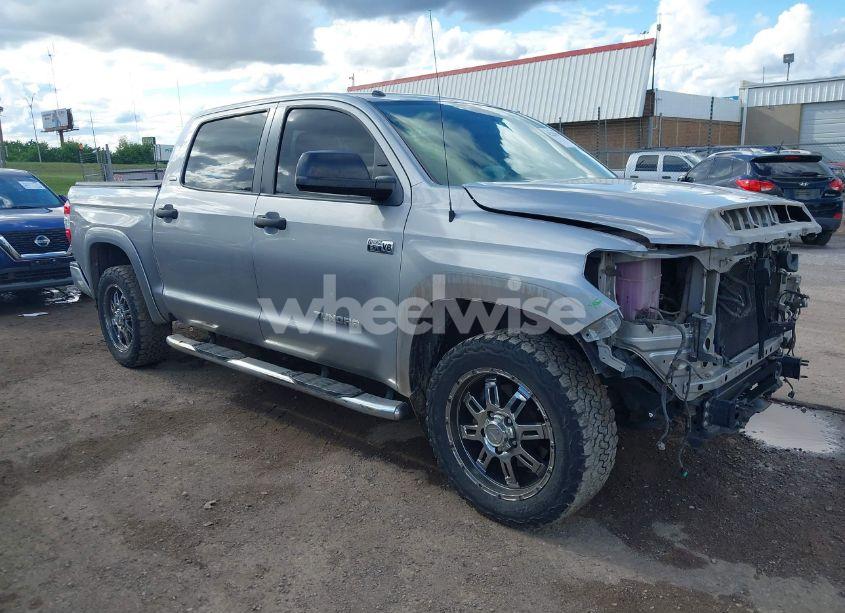 2016 Toyota Tundra SR5 5.7L V8 (VIN 5TFEW5F14GX195166) main photo