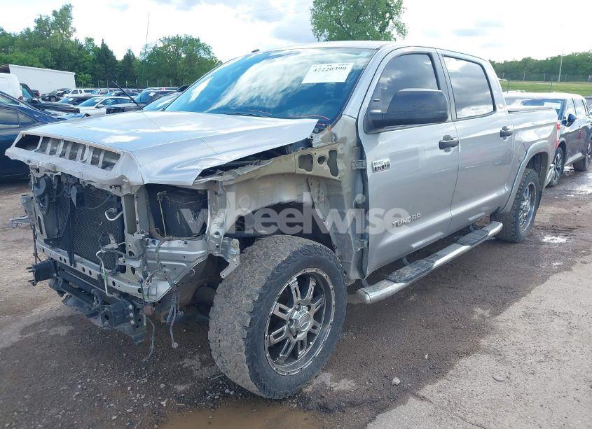 Photo 2 of 2016 Toyota Tundra SR5 5.7L V8 (VIN 5TFEW5F14GX195166)
